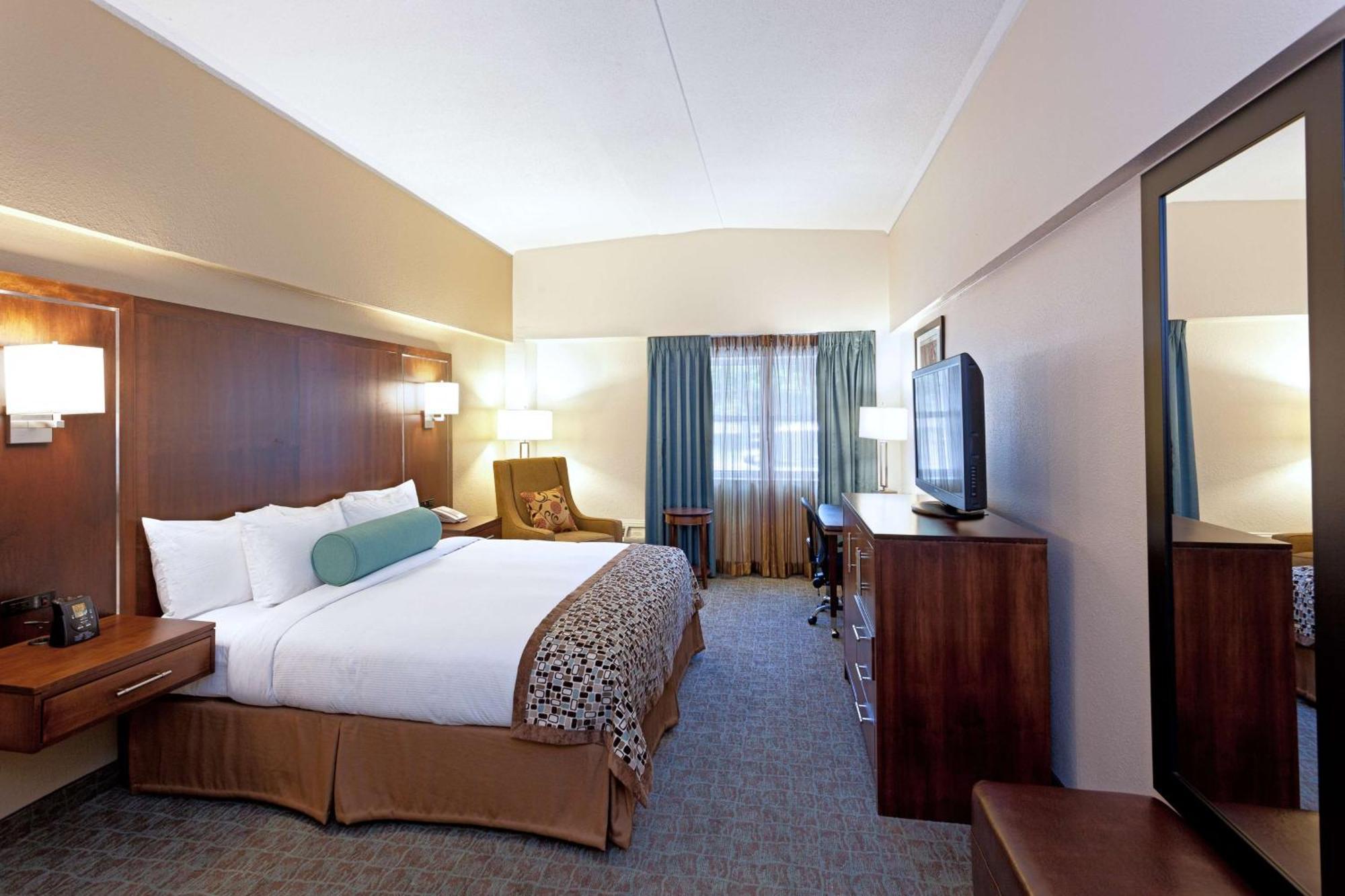 Hotel Doubletree By Hilton Cape Cod - Hyannis Extérieur photo