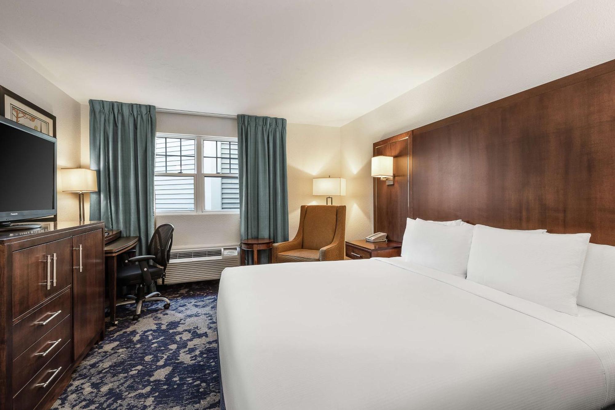 Hotel Doubletree By Hilton Cape Cod - Hyannis Extérieur photo