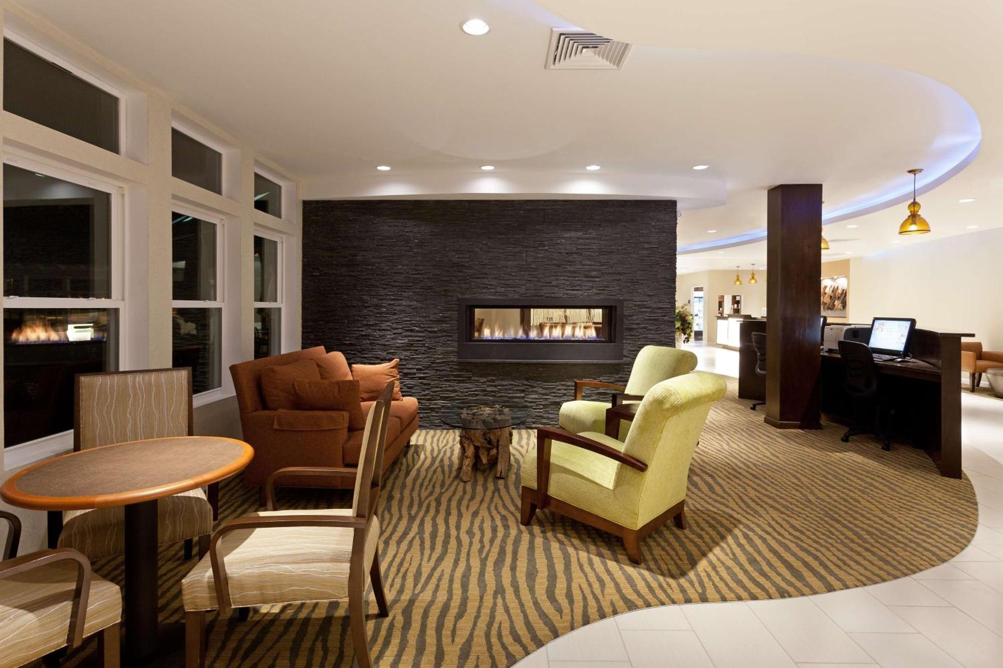 Hotel Doubletree By Hilton Cape Cod - Hyannis Extérieur photo